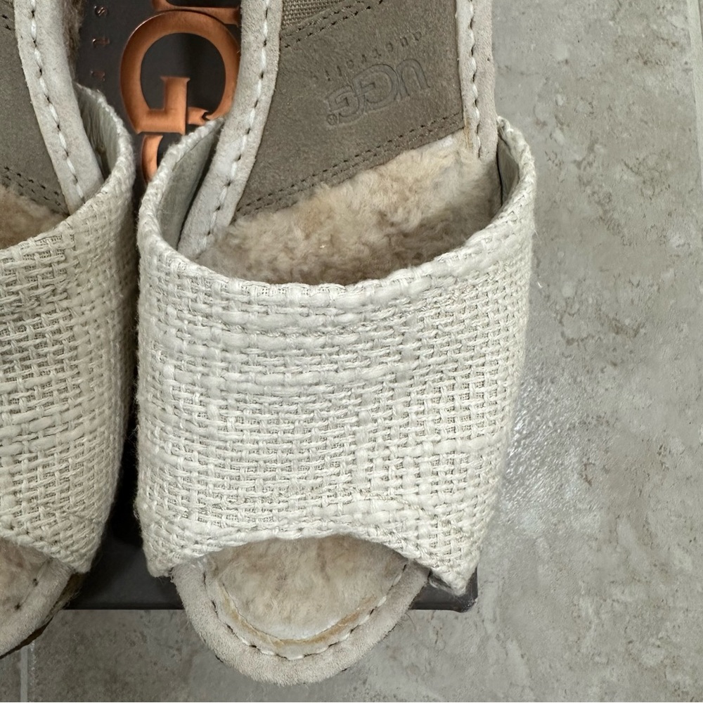 Ugg Womens Espadrille wedge sandal, size 9 - Picture 5 of 10